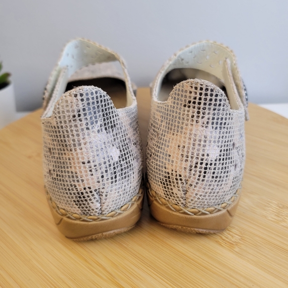 RIEKER Doris anitstress metallic leather perforated square toe Mary Jane shoes - Picture 4 of 16